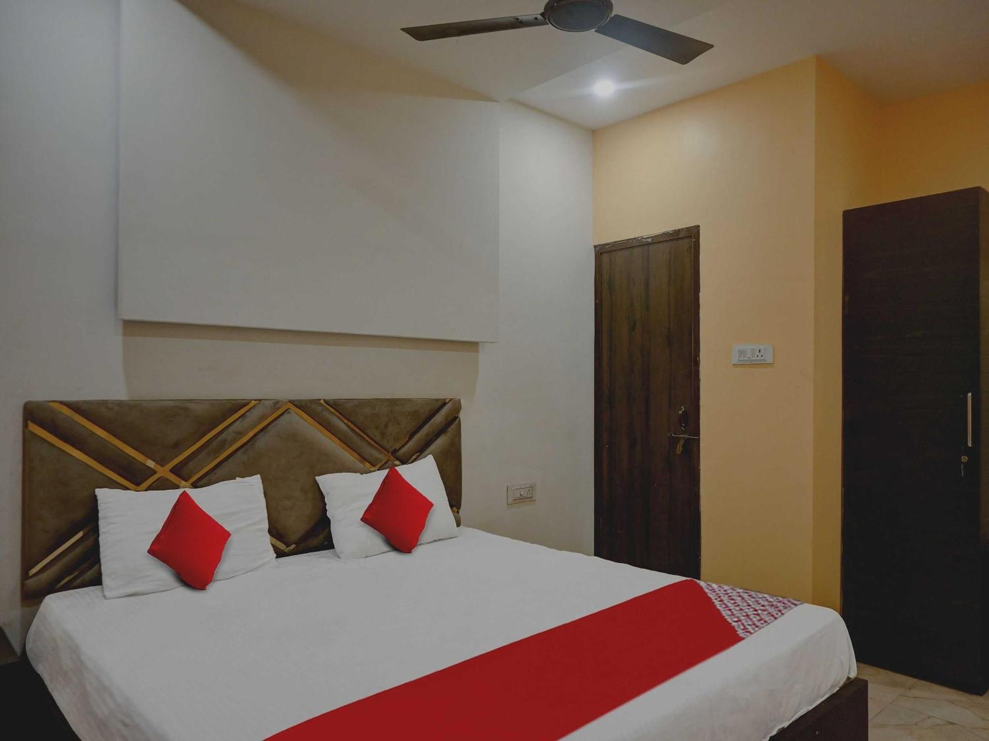 Hotel O Club Toronto Durg Экстерьер фото